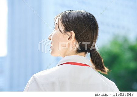 若い看護師のポートレート 119835848