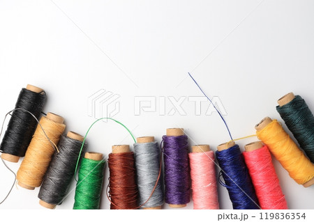 レザークラフトのカラフルな糸 119836354