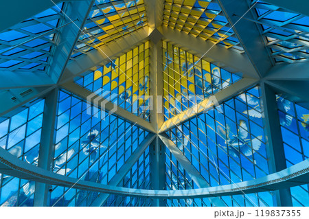 カザフスタンのアスタナの平和と調和の宮殿 119837355