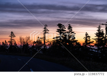 《群馬県》初夏の渋峠の夜明け・国道最高地点の絶景 119837772