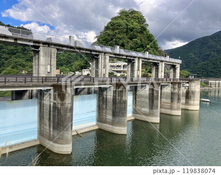 小河内ダム　水門 119838074
