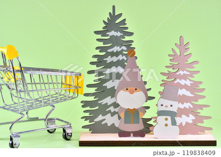 クリスマスの買い物のイメージ クリスマスの買い物のイメージ 119838409