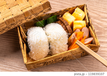 おにぎり弁当 119839107