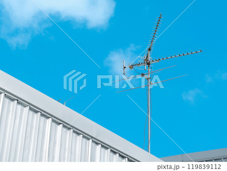 TV antenna on warehouse factory buildings with sky floor TV antenna on warehouse factory buildings with sky floor 119839112