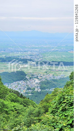 弥彦山山頂から見る越後平野 弥彦山山頂から見る越後平野 119841268
