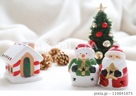 サンタクロースとスノーマン クリスマス サンタクロースとスノーマン クリスマス 119841873