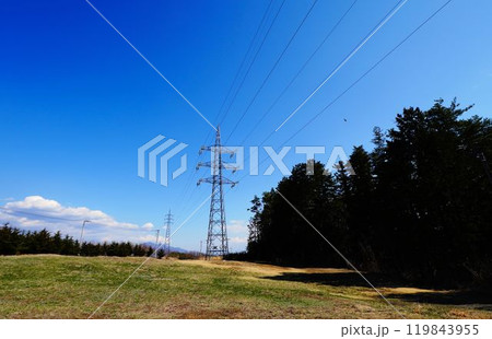 鉄塔と送電線 119843955