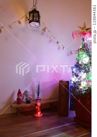 灯りのついたツリー 灯りのついたツリー 119844361