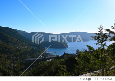 箱根　芦ノ湖の景色 119844808