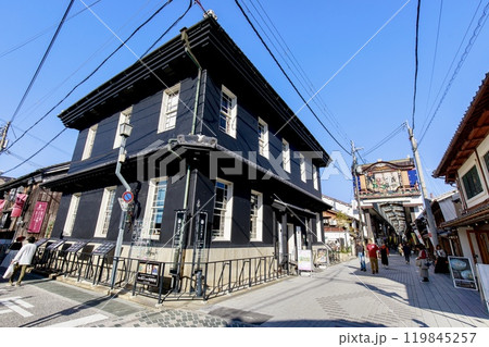 長浜市、黒壁スクエアの風景 長浜市、黒壁スクエアの風景 119845257