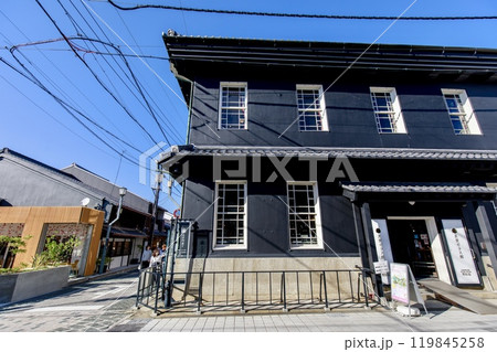 長浜市、黒壁スクエアの風景 119845258