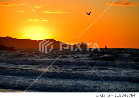 神威岬夕景 119845764