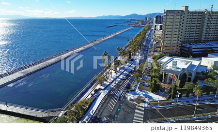 積雪の鹿児島市街地の与次郎ケ浜ベイサイドの空撮 積雪の鹿児島市街地の与次郎ケ浜ベイサイドの空撮 119849365
