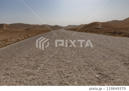 Gravel road in Afghanistan, Kunduz Province 119849370