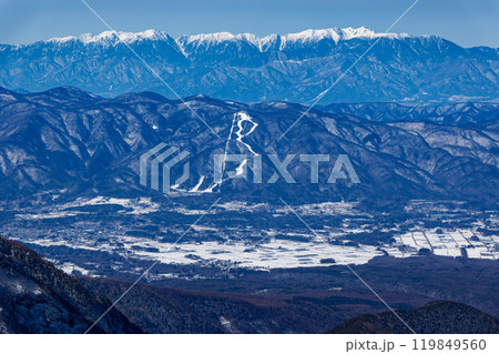 八ヶ岳連峰・横岳主峰から見る厳冬の中央アルプス 八ヶ岳連峰・横岳主峰から見る厳冬の中央アルプス 119849560