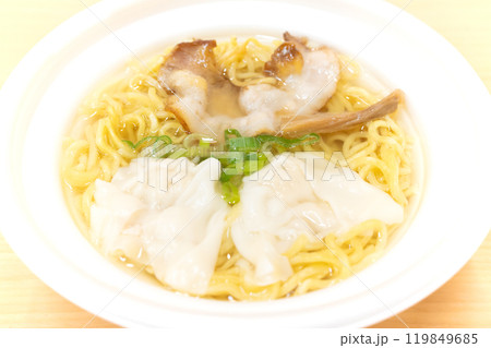 おいしいコンビニ弁当のワンタン麺 119849685