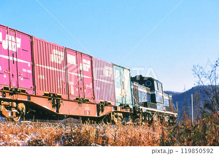 石北本線を走る貨物列車 石北本線を走る貨物列車 119850592