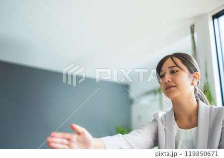 ポートレイト 119850671