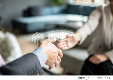 ポートレイト 119850673