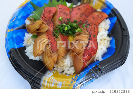 【海鮮丼】銚子つりきんめ煮炙り丼 【海鮮丼】銚子つりきんめ煮炙り丼 119852858