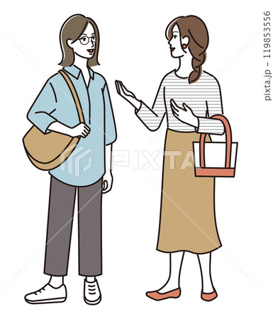 立ち話をしている女性 119853556