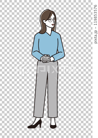 腕組みをして笑顔になるビジネスウーマン 腕組みをして笑顔になるビジネスウーマン 119853576