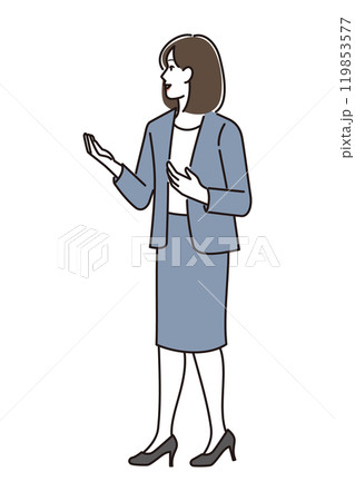 手を広げて話すスーツの女性 手を広げて話すスーツの女性 119853577