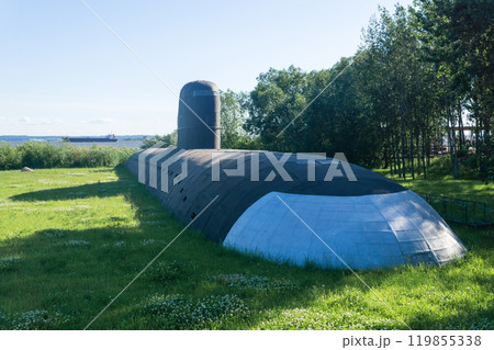 art object, a full-size model of a nuclear submarine on a lawn in a park in Kronstadt art object, a full-size model of a nuclear submarine on a lawn in a park in Kronstadt 119855338