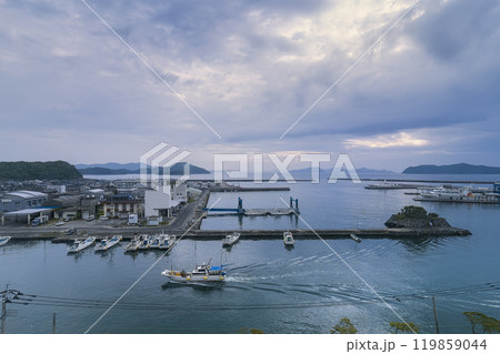 長崎県五島市・福江島 福江港 / Fukue Port, Goto, Japan 長崎県五島市・福江島 福江港 / Fukue Port, Goto, Japan 119859044