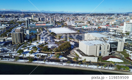 鹿児島市与次郎の海岸から積雪の文化公園の空撮 鹿児島市与次郎の海岸から積雪の文化公園の空撮 119859509