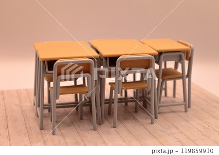 学校の机と椅子 学校の机と椅子 119859910