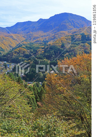 秋山郷の秋　苗場山 119861856