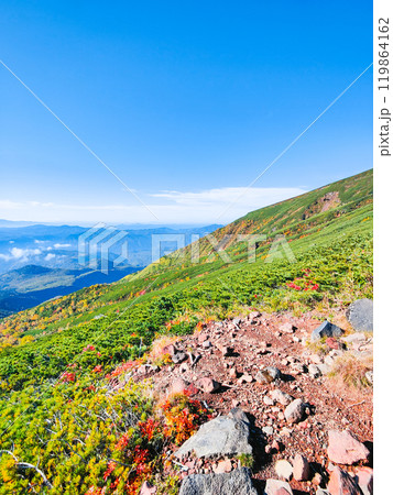 秋の御嶽山登山:登山道からの眺め(八合目石室避難小屋~王滝頂上) 秋の御嶽山登山:登山道からの眺め(八合目石室避難小屋~王滝頂上) 119864162