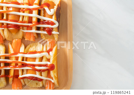 flat pancake roll with sausage and crab stick 119865241