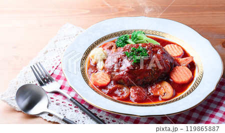 トマトの煮込みハンバーグ （ トマトの爽やかな香りたっぷりのハンバーグ ） 119865887