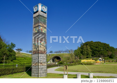 ジブリパーク内にある英知の塔（2005年愛知万博の年に竣工） 119866851