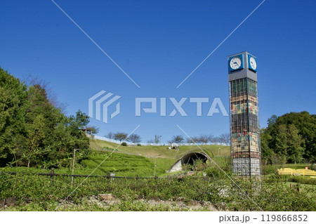 ジブリパーク内にある英知の塔（2005年愛知万博の年に竣工） 119866852