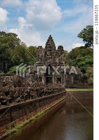 アンコール・トム　バイヨン遺跡群、カンボジア 119867235