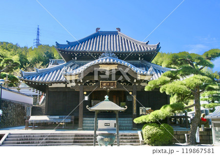 郷照寺・第78番札所・本堂(香川県・四国遍路) 郷照寺・第78番札所・本堂(香川県・四国遍路) 119867581