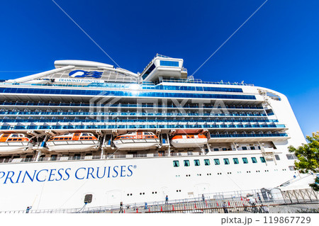 長崎港客船入港（Diamond Princess）松ヶ枝埠頭【長崎市】 119867729