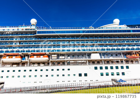 長崎港客船入港（Diamond Princess）松ヶ枝埠頭【長崎市】 119867735