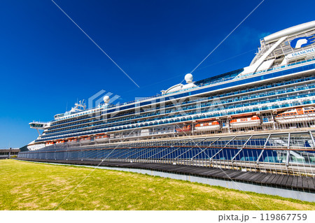 長崎港客船入港（Diamond Princess）松ヶ枝埠頭【長崎市】 119867759