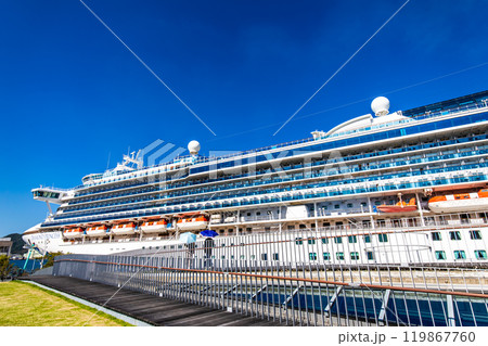 長崎港客船入港（Diamond Princess）松ヶ枝埠頭【長崎市】 119867760