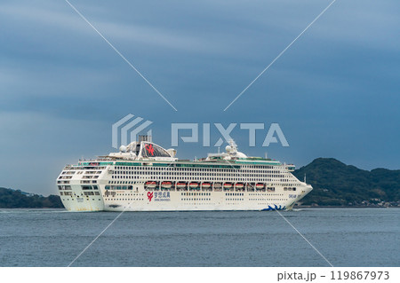 長崎港客船出港(Dream）神の島から【長崎市】 119867973