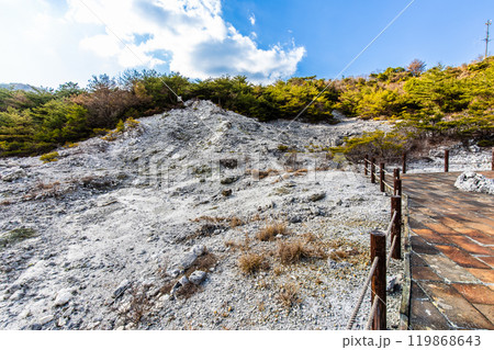 雲仙地獄　旧八万地獄（月面地獄）　【長崎県雲仙市】 119868643