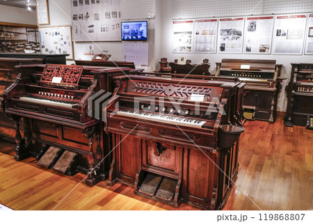 浜松楽器博物館　常設展示楽器「リード・オルガン」 119868807