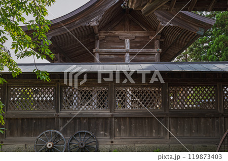 山形 荘内神社の境内風景 山形 荘内神社の境内風景 119873403