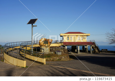 虹の松原を見晴らす鏡山展望所（佐賀県唐津市） 119873415