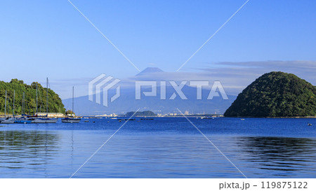 伊豆半島の駿河湾から見た富士山の秋 伊豆半島の駿河湾から見た富士山の秋 119875122