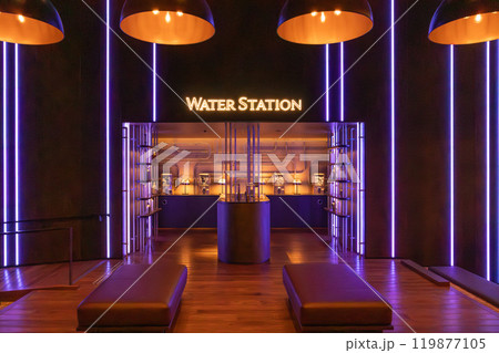 JPタワー大阪(KITTE大阪)にある、大阪ステーションホテルのウォーターステーション JPタワー大阪(KITTE大阪)にある、大阪ステーションホテルのウォーターステーション 119877105
